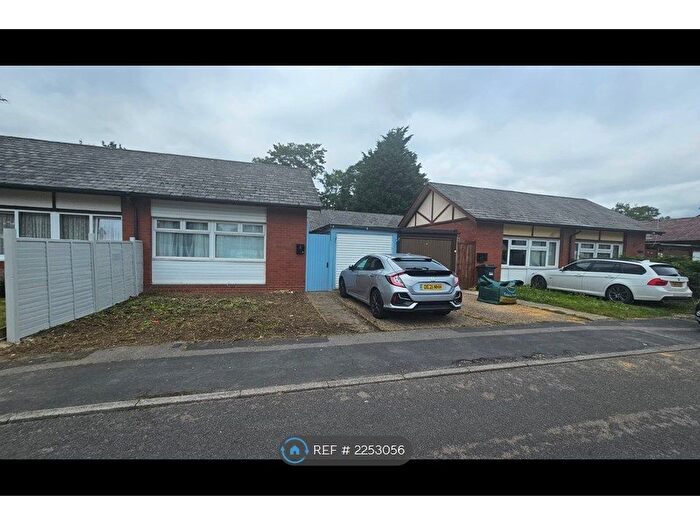 3 Bedroom Bungalow To Rent In Woodrush Close, Beanhill, Milton Keynes, MK6
