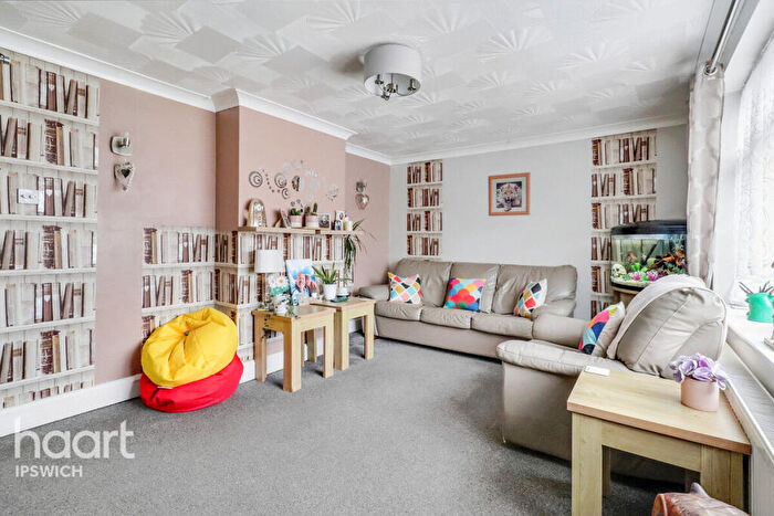 3 Bedroom End Of Terrace House For Sale In Coltsfoot Road, Ipswich, IP2