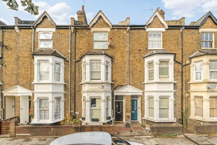 2 Bedroom Flat To Rent In Charteris Road, Brondesbury Park, NW6