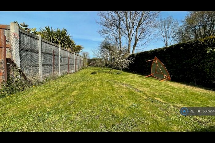 1 Bedroom Flat To Rent In Wood Steet, Sandycroft, CH5