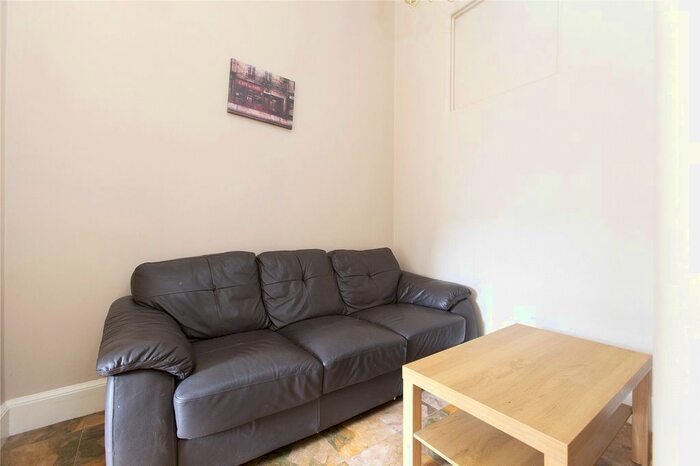 3 Bedroom Flat To Rent In Spottiswoode Street, Edinburgh, EH9