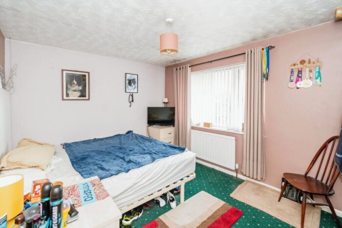 3 Bedroom Terraced House For Sale In Evenlode Road, Southampton, Hampshire, SO16