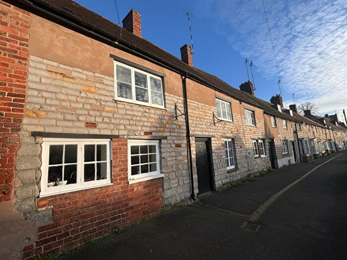 3 Bedroom Terraced House For Sale In Southam Street, Kineton, Warwick, CV35
