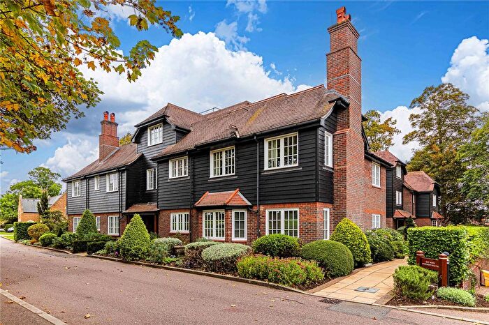 2 Bedroom Flat For Sale In Wall Hall Drive, Aldenham, Watford, Hertfordshire, WD25