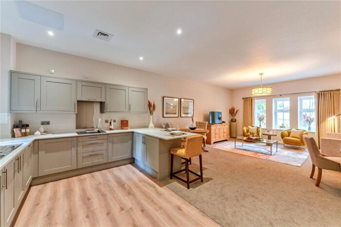 2 Bedroom Apartment For Sale In The Shires, Wake Green Rd, Moseley, Birmingham, B13