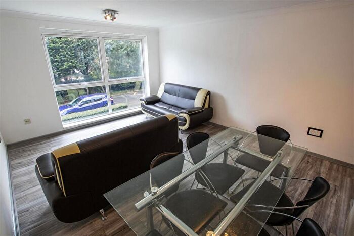 2 Bedroom Flat To Rent In Seymour Close, Selly Park, Birmingham, B29