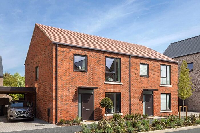 3 Bedroom Semi Detached House For Sale In Newmarket Road, Cambridge, CB5