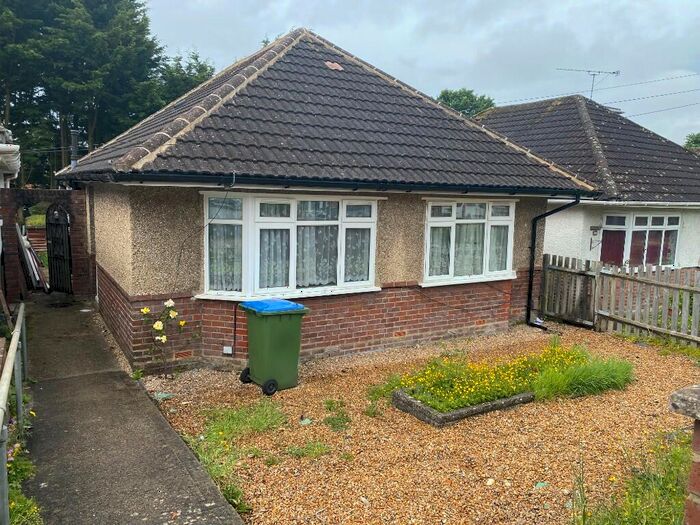 3 Bedroom Detached Bungalow To Rent In Jessamine Road, Southampton, Hampshire, SO16