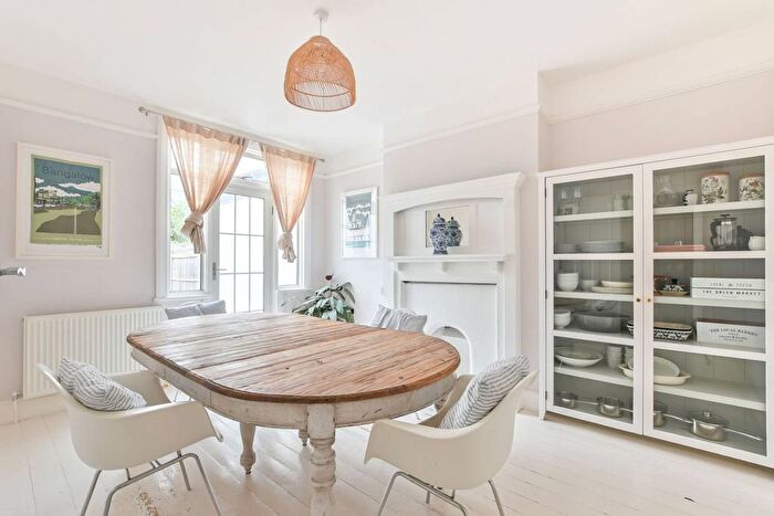 3 Bedroom Property To Rent In Dalgarno Gardens, North Kensington, London, W10