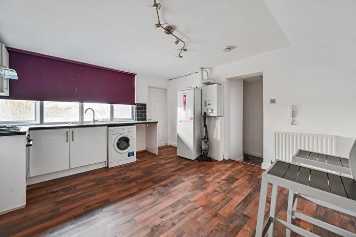 Studio For Sale In April Court, Northwood Road, Thornton Heath, , Thornton Heath, CR7