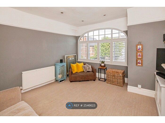 4 Bedroom Flat To Rent In London, London, SW16