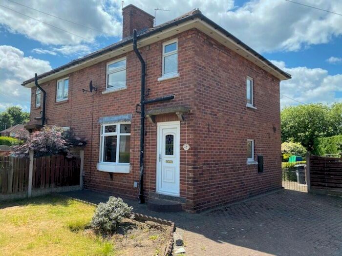 3 Bedroom Semi-Detached House To Rent In Burns Drive, Herringthorpe, S65