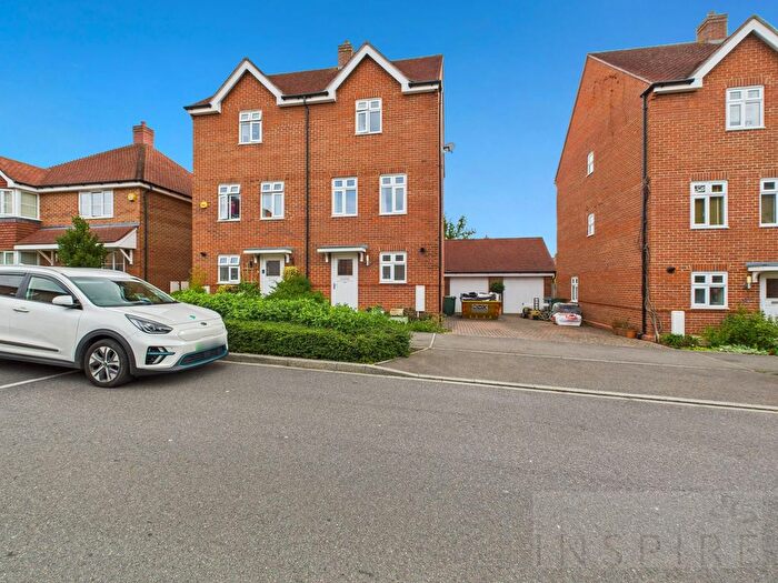 4 Bedroom Semi-Detached House To Rent In Sargent Way, Broadbridge Heath, RH12
