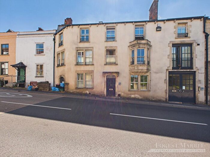 2 Bedroom Apartment For Sale In North Parade, Frome, BA11