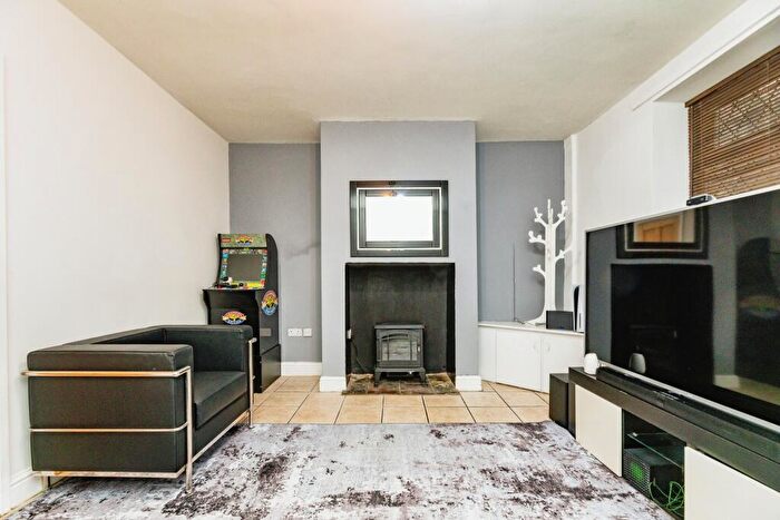 2 Bedroom End Of Terrace House For Sale In Doncaster Road, Darfield, Barnsley, S73