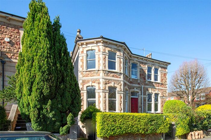 3 Bedroom Flat For Sale In Cotham Gardens, Bristol, BS6