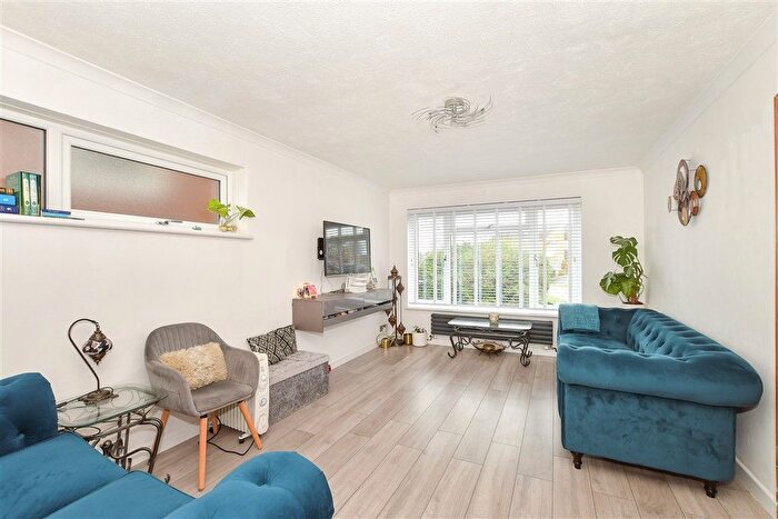 5 Bedroom Semi Detached House For Sale In Sheddingdean Close, Burgess Hill, West Sussex, RH15