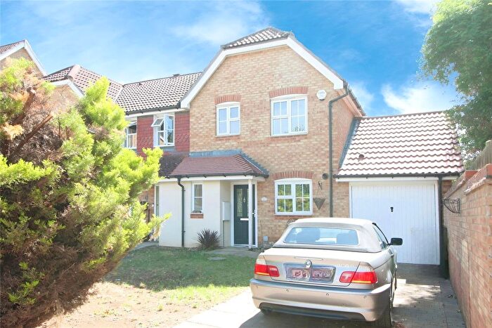 3 Bedroom End Of Terrace House To Rent In Alfriston Close, Crayford, Dartford, DA1