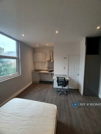 Studio To Rent In Walker Street, Nottingham, NG2