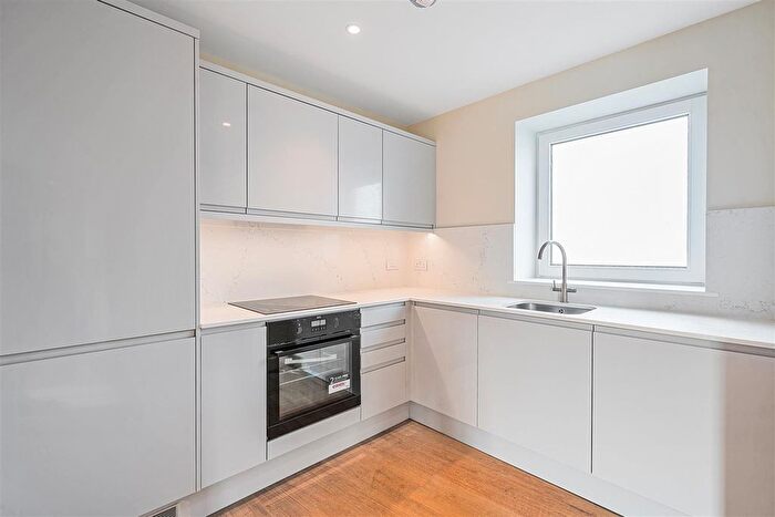 2 Bedroom Flat For Sale In High Street, Ewell, Epsom, KT17