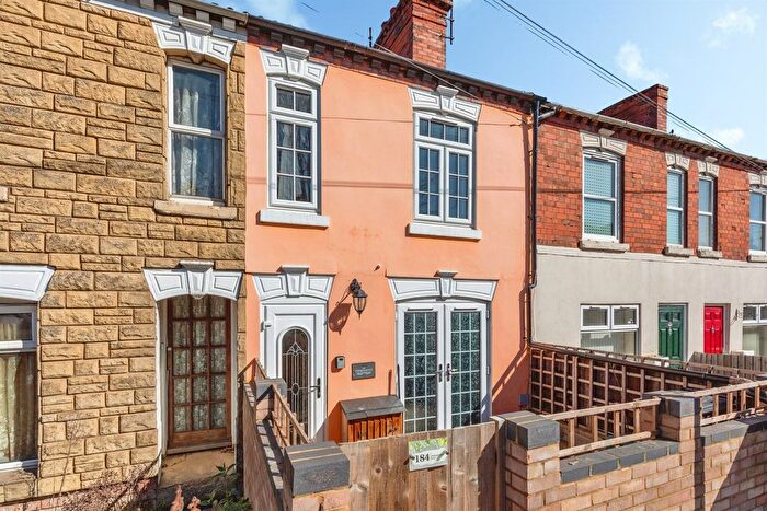 3 Bedroom Terraced House For Sale In Wellingborough Road, Rushden, NN10