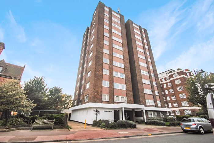 2 Bedroom Apartment To Rent In St. Clements Court East, Broadway West, Leigh-on-Sea, SS9