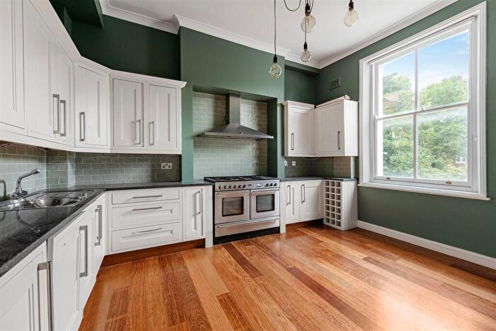 3 Bedroom Flat To Rent In Gipsy Hill, London, SE19