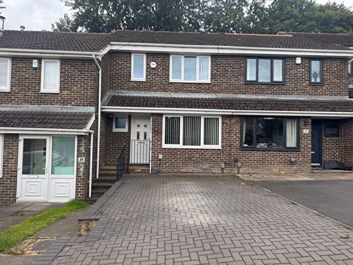 3 Bedroom Terraced House To Rent In Birkdale Avenue, Huddersfield, HD3