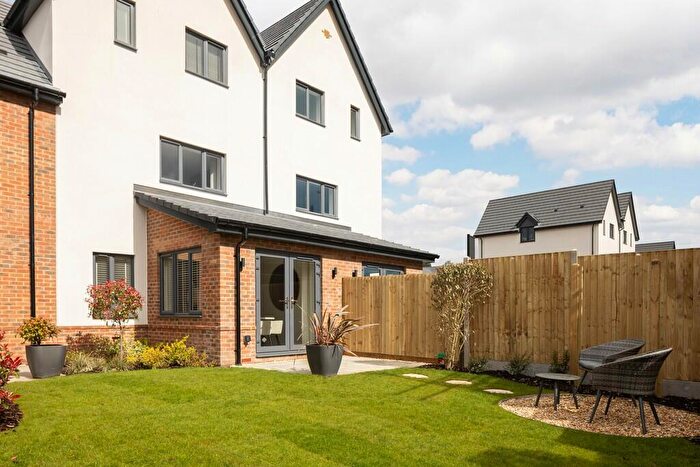 3 Bedroom End Of Terrace House For Sale In Donald Campbell Way, Off Buckler Ride, Crowthorne, RG45