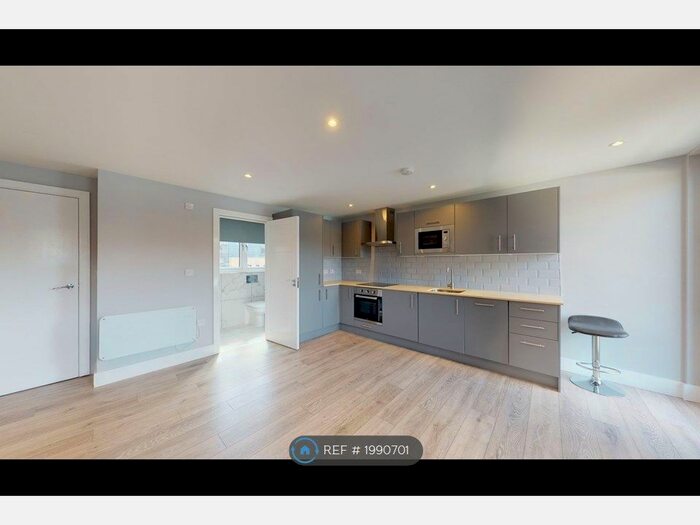 Studio To Rent In Avenir Heights, Coulsdon, CR5