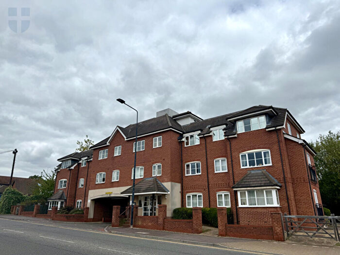 2 Bedroom Flat To Rent In Chilton Place, Park Street, Aylesbury, Buckinghamshire, HP20
