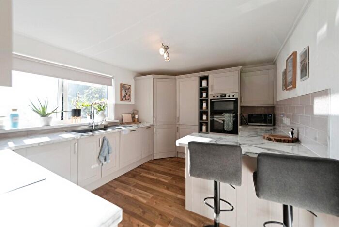 2 Bedroom Flat For Sale In Winifred Road, Waterlooville, PO7