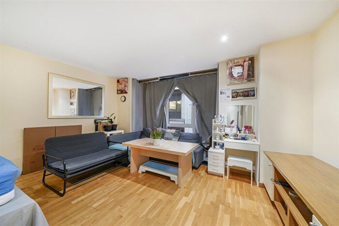 Studio To Rent In Hosier Lane, London, EC1A