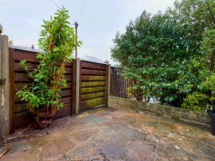 1 Bedroom Flat To Rent In Canonsleigh, Totnes Road, Paignton, TQ4