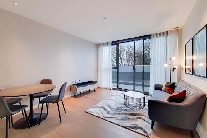 2 Bedroom Flat To Rent In Long Street, , Shoreditch, London, E2