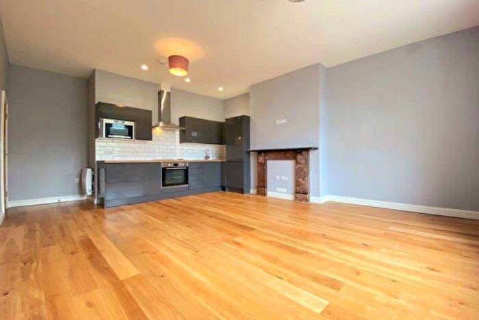 2 Bedroom Flat To Rent In Powis Street, London, SE18