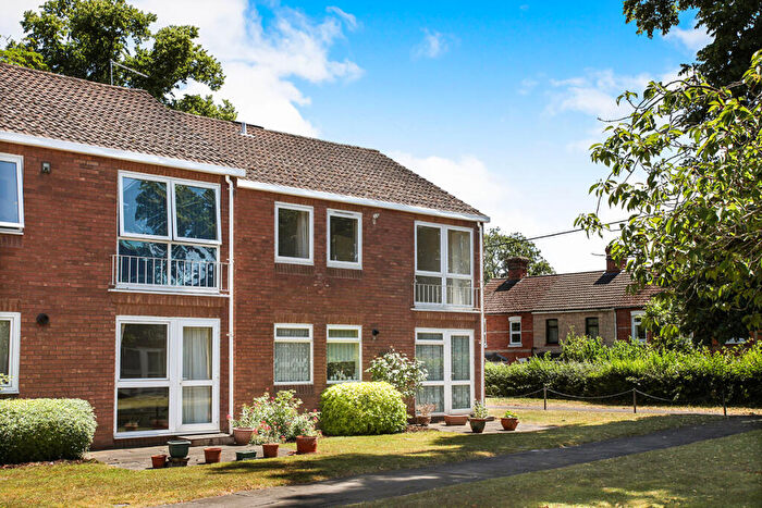 1 Bedroom Flat To Rent In Weyhill Road, Andover, Hampshire, SP10