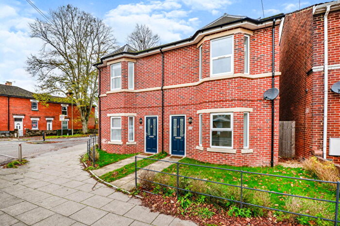 2 Bedroom End Of Terrace House To Rent In Twyford Road, Eastleigh, Hampshire, SO50