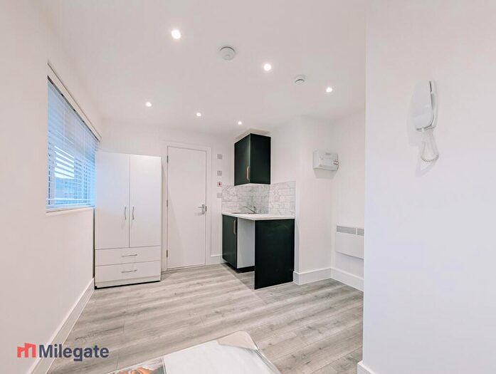 Studio To Rent In Dacre Crescent, Aveley, RM15