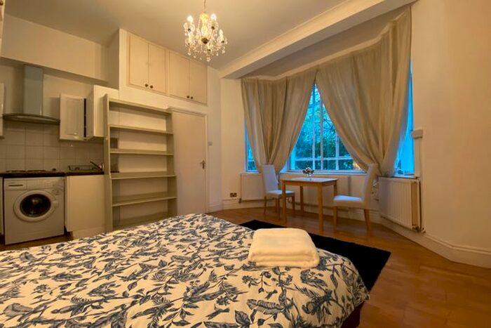 Studio To Rent In Cromwell Road, London, SW5