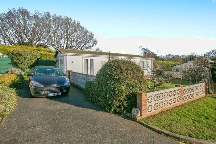 2 Bedroom Park Home For Sale In Priory Park, Nacton, Ipswich, IP10