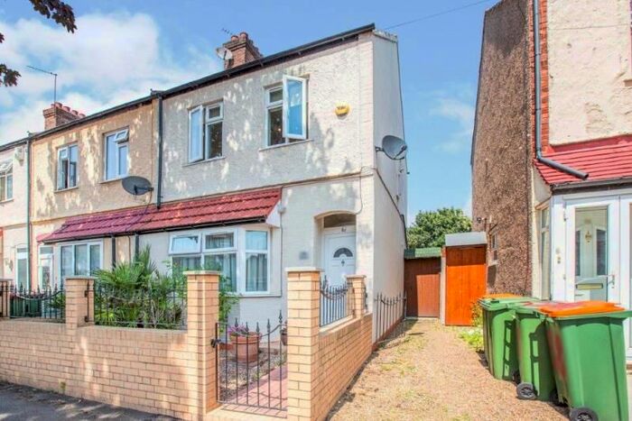 4 Bedroom Terraced House To Rent In Stokes Road, East Ham, London E6
