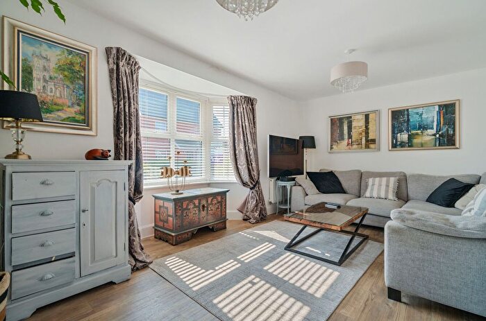 3 Bedroom Detached House For Sale In Willow Way, Bracklesham Bay, PO20
