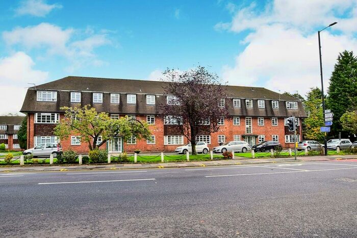 3 Bedroom Apartment To Rent In Wilmslow Road, Didsbury, Manchester, M20