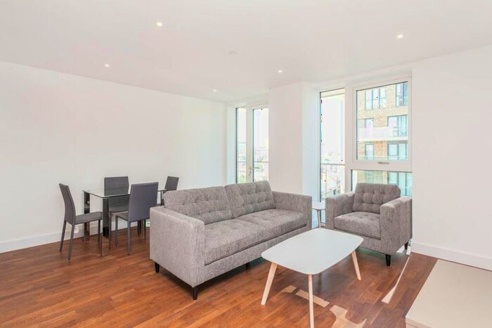 2 Bedroom Flat To Rent In Duncombe House, Woolwich, London, SE18