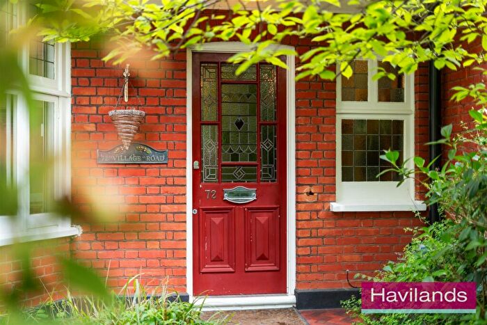 6 Bedroom Semi Detached House For Sale In Village Road, Enfield, EN1