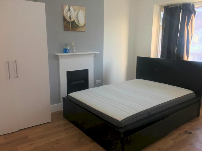 Studio To Rent In Queen Annes Gardens, Mitcham, CR4