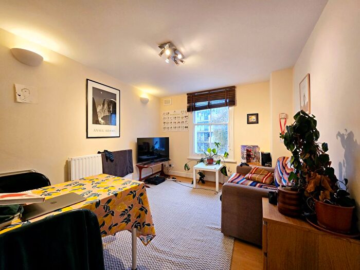 1 Bedroom Flat To Rent In Dorset Road, Vauxhall, SW8