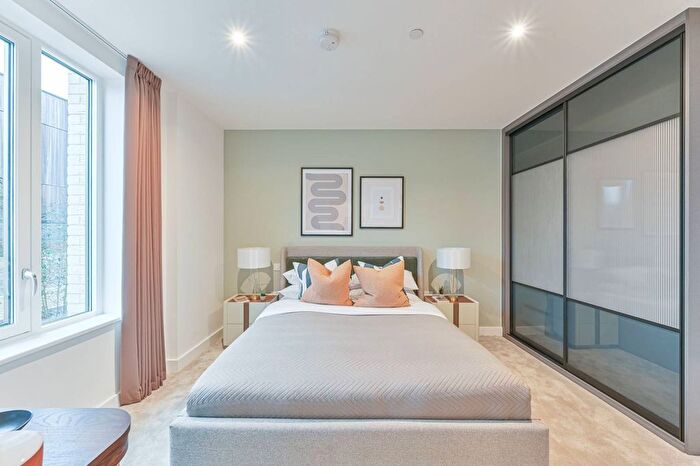 3 Bedroom Flat For Sale In Kidbrooke Village, Kidbrooke, SE3