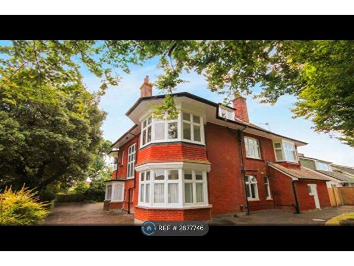 Studio To Rent In Queens Park Gardens, Bournemouth, BH8
